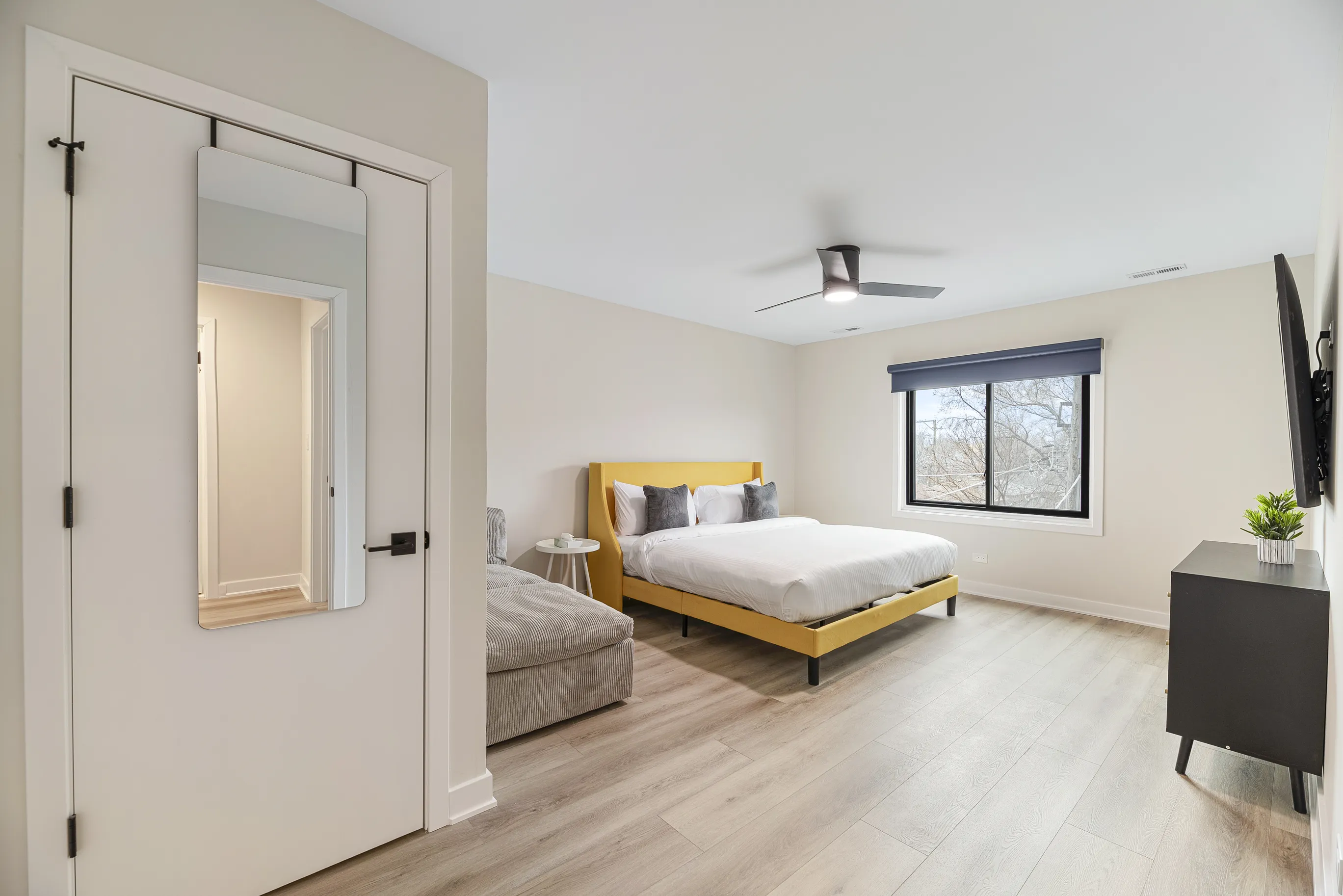 7109 N Western Ave 60645 60645-unit#3S-Chicago-IL