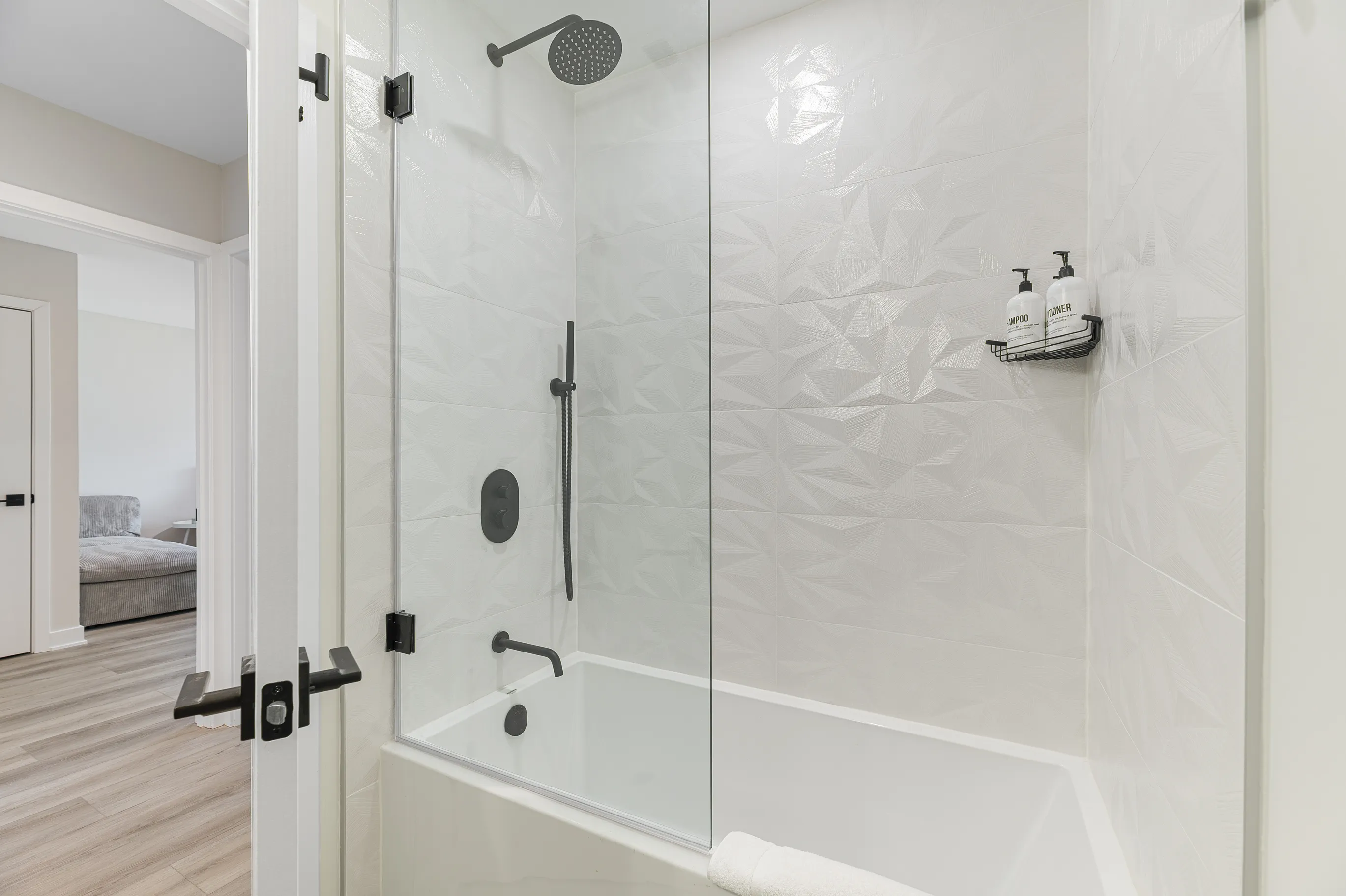 7109 N Western Ave 60645 60645-unit#3S-Chicago-IL