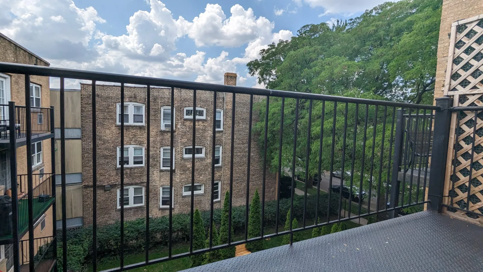 N Rockwell St 60659-unit#3B-Chicago-IL