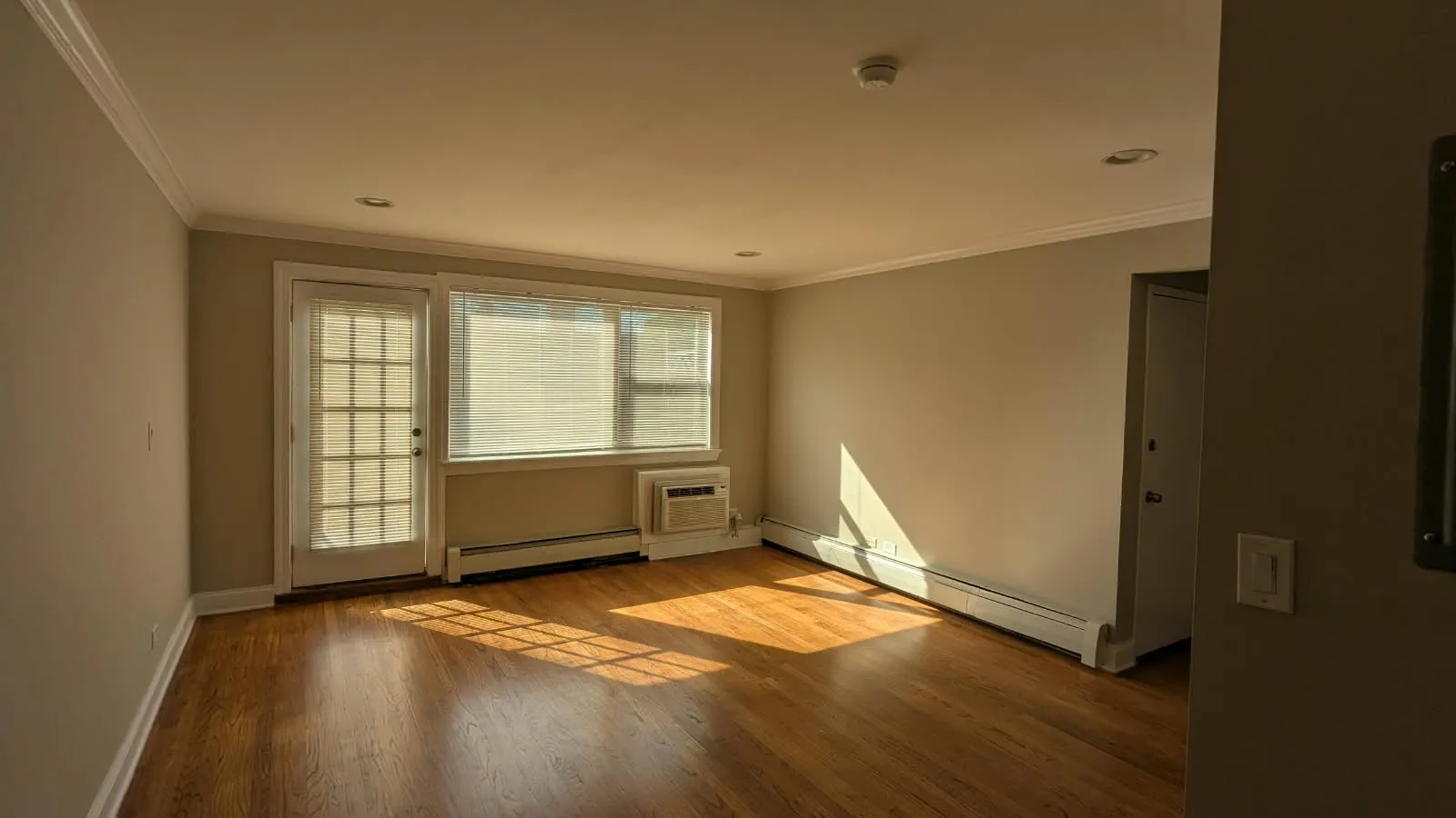 N Rockwell St 60659-unit#3B-Chicago-IL