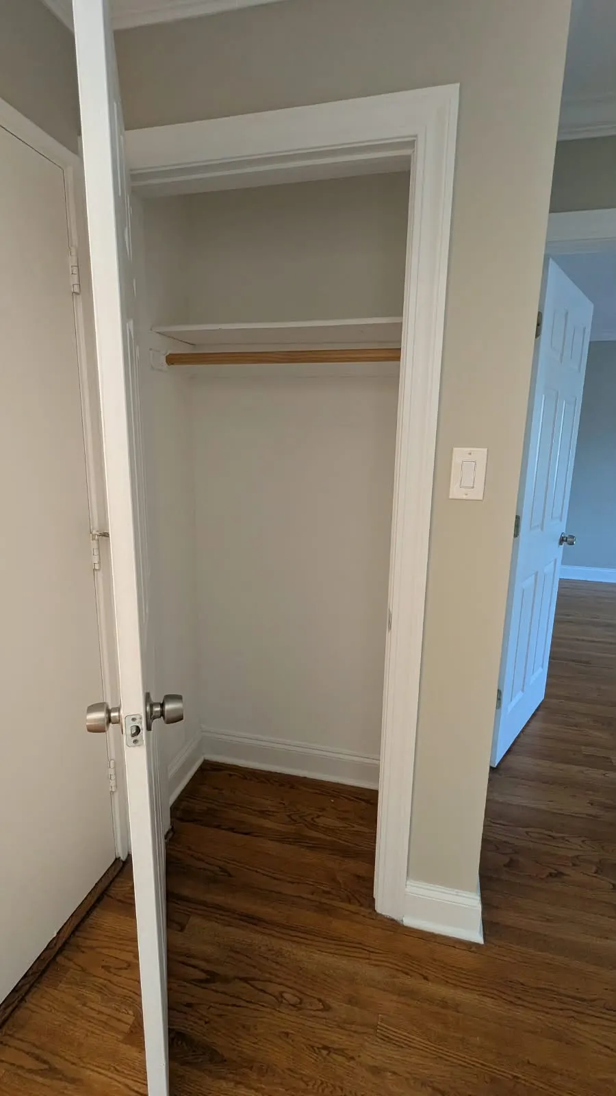 N Rockwell St 60659-unit#3B-Chicago-IL