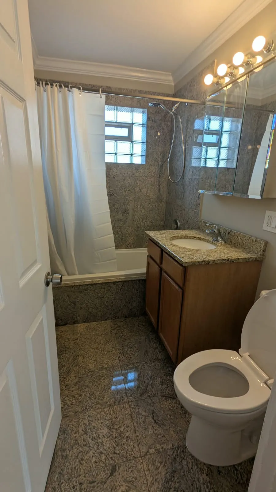 N Rockwell St 60659-unit#3B-Chicago-IL