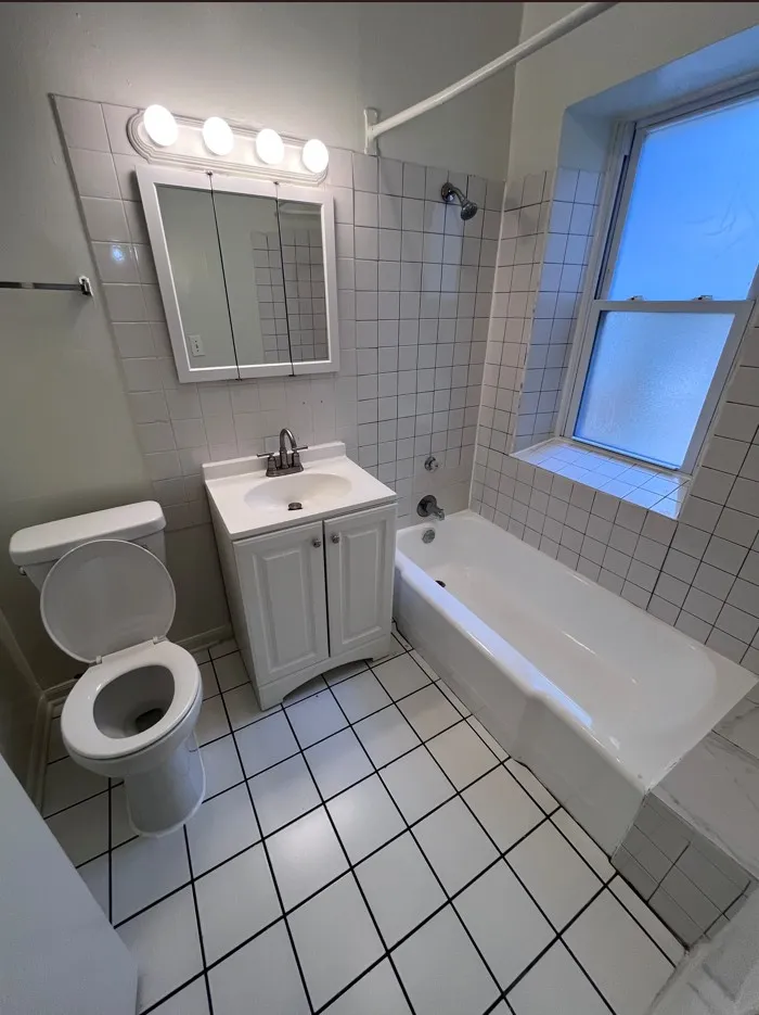 1609 W NORTH SHORE AVE 60626-unit#3W-Chicago-IL