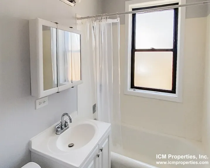 3708 N Sheffield Ave, ,  60613, USA 60613-unit#3714-402-Chicago-IL