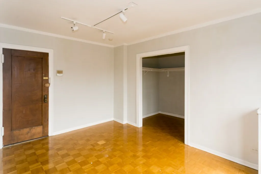 739 W Belmont Ave, ,  60657, USA 60657-unit#411-Chicago-IL