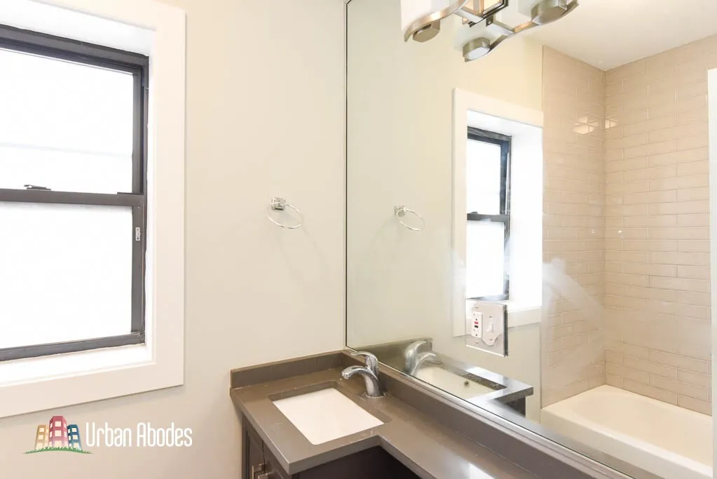 701 W Brompton Ave, , 60657, USA 60657-unit#04-Chicago-IL