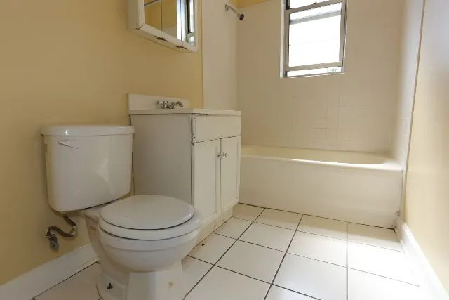 556 W Aldine Ave, , 60657, USA 60657-unit#2W-Chicago-IL