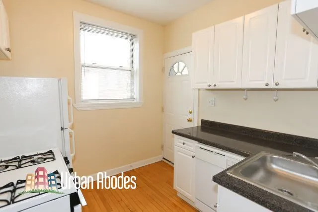 550 W Aldine Ave, , 60657, USA 60657-unit#3N-Chicago-IL