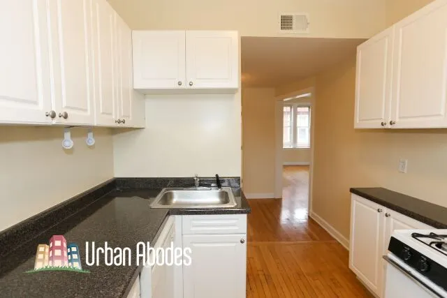 550 W Aldine Ave, , 60657, USA 60657-unit#3N-Chicago-IL