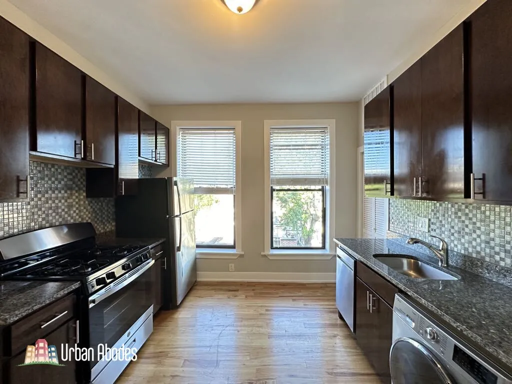627 W Oakdale Ave, ,  60657, USA 60657-unit#4-Chicago-IL