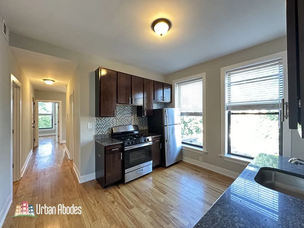 627 W Oakdale Ave, ,  60657, USA 60657-unit#4-Chicago-IL