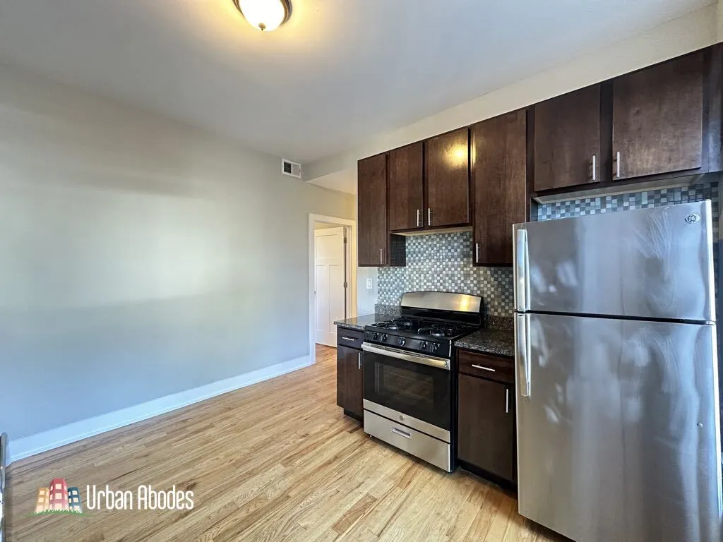 627 W Oakdale Ave, ,  60657, USA 60657-unit#4-Chicago-IL