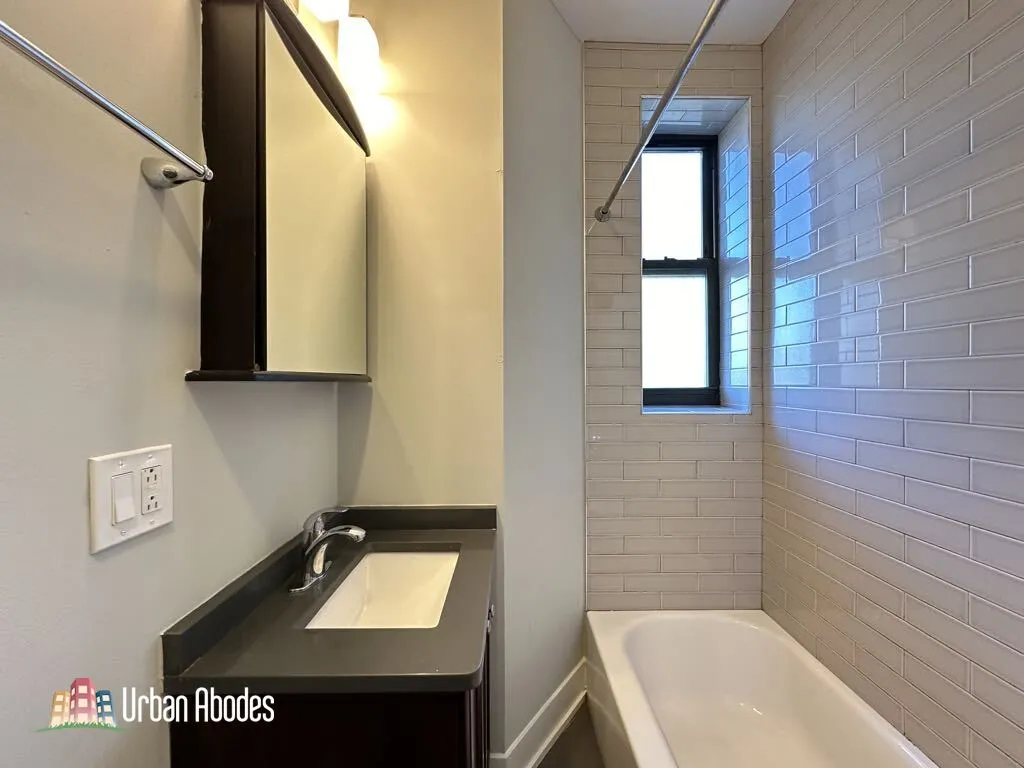 627 W Oakdale Ave, ,  60657, USA 60657-unit#4-Chicago-IL