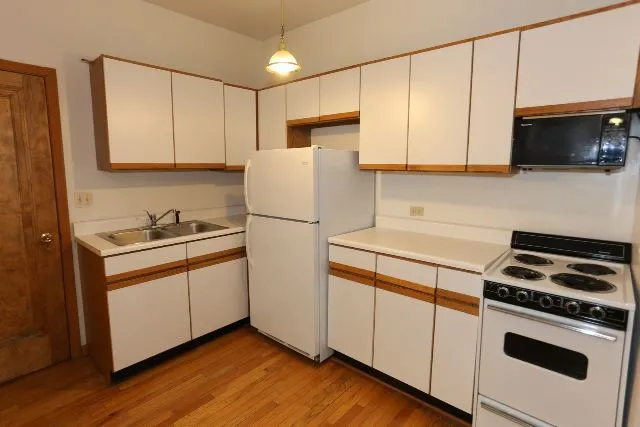 635 W Barry Ave, ,  60657, USA 60657-unit#404-Chicago-IL