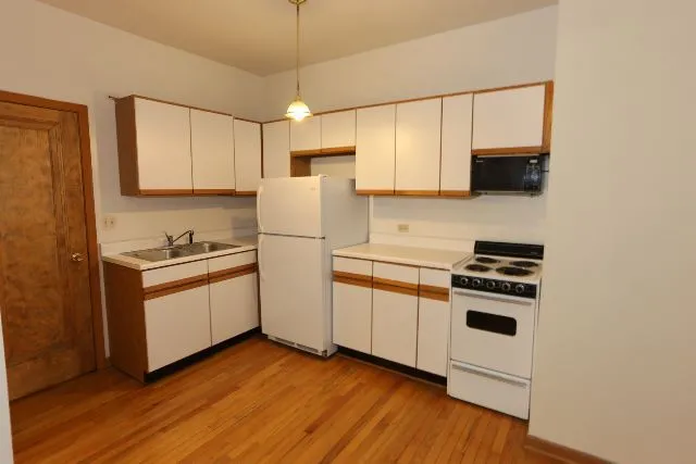 635 W Barry Ave, ,  60657, USA 60657-unit#404-Chicago-IL