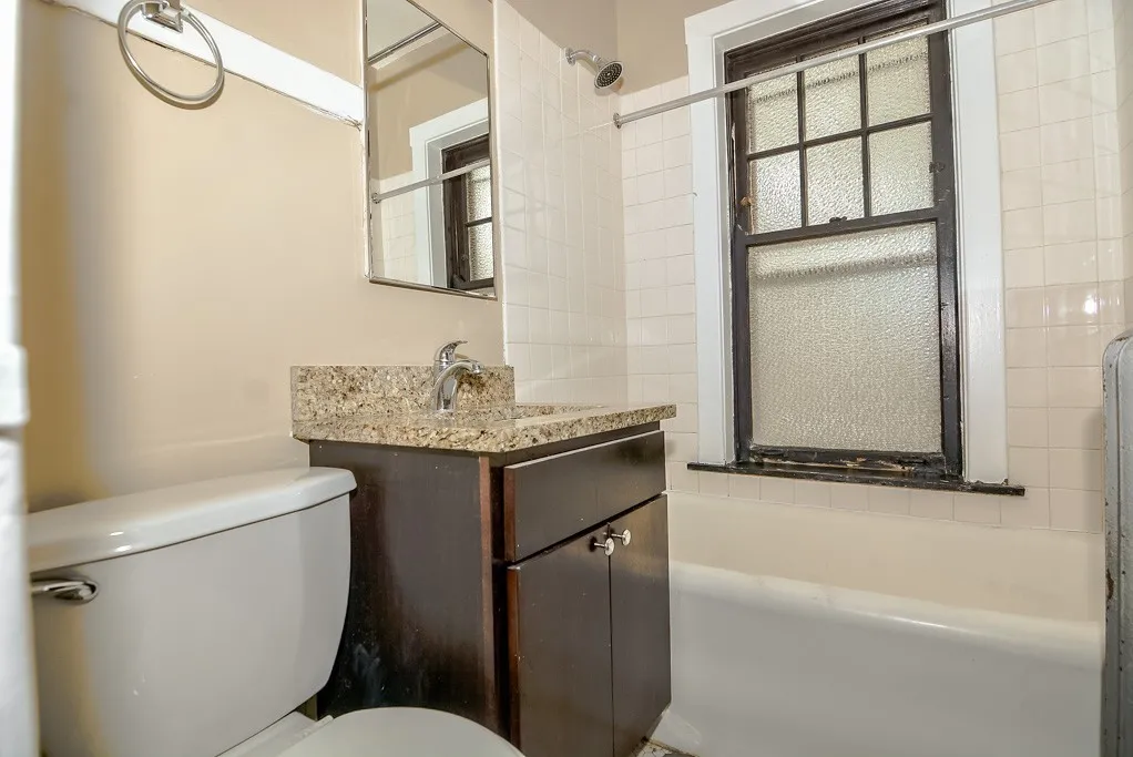 2100 W Ainslie St, ,  60625, USA 60625-unit#1E-Chicago-IL