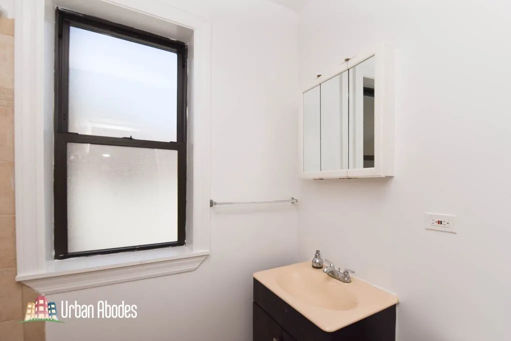 3904 N Janssen Ave, ,  60613, USA 60613-unit#3-Chicago-IL