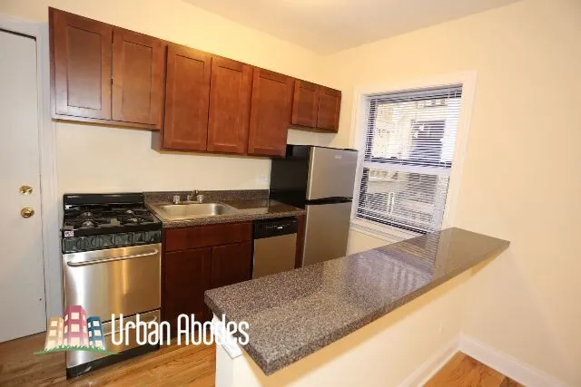 823 W Cornelia Ave, ,  60657, USA 60657-unit#218-Chicago-IL