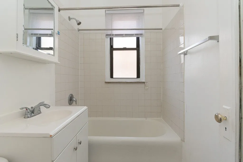 3831 N Fremont St, ,  60613, USA 60613-unit#212-Chicago-IL