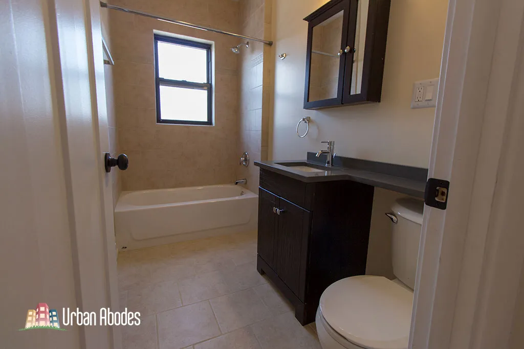 955 W Cornelia Ave, , 60657, USA 60657-unit#2B-Chicago-IL