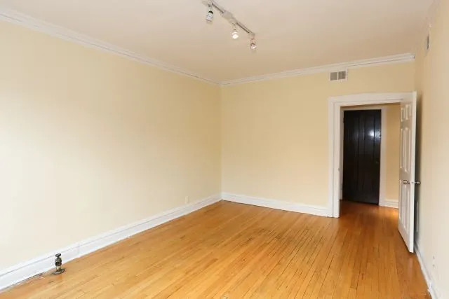 558 W Aldine Ave, ,  60657, USA 60657-unit#3N-Chicago-IL