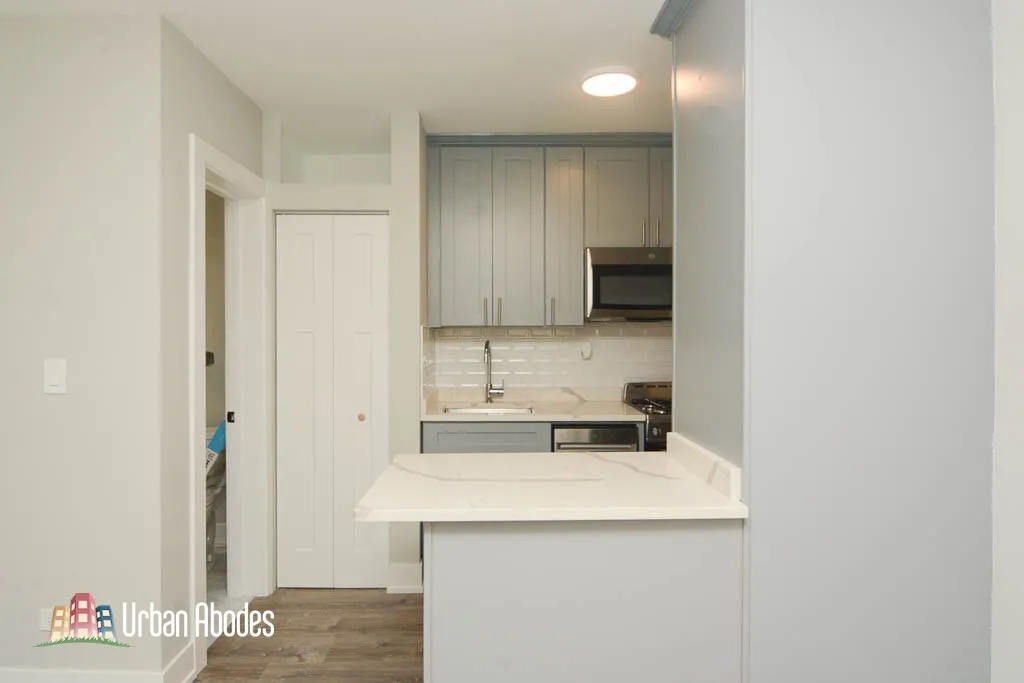 505 W Belmont Ave, ,  60657, USA 60657-unit#2B-Chicago-IL