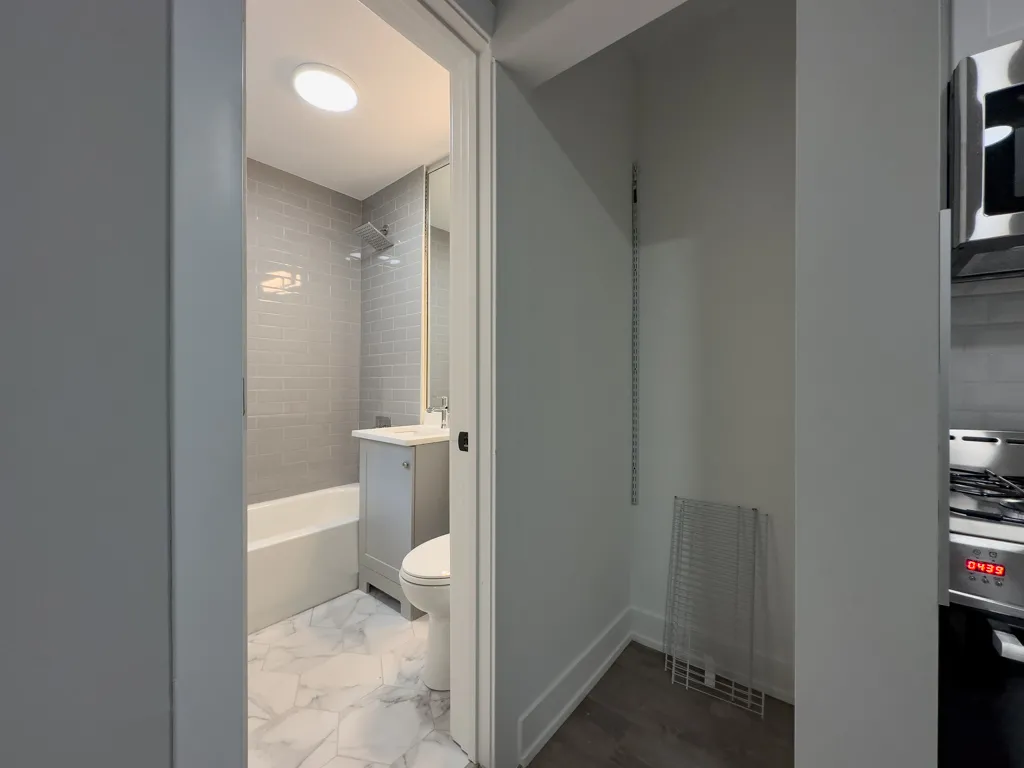 505 W Belmont Ave, ,  60657, USA 60657-unit#2M-Chicago-IL