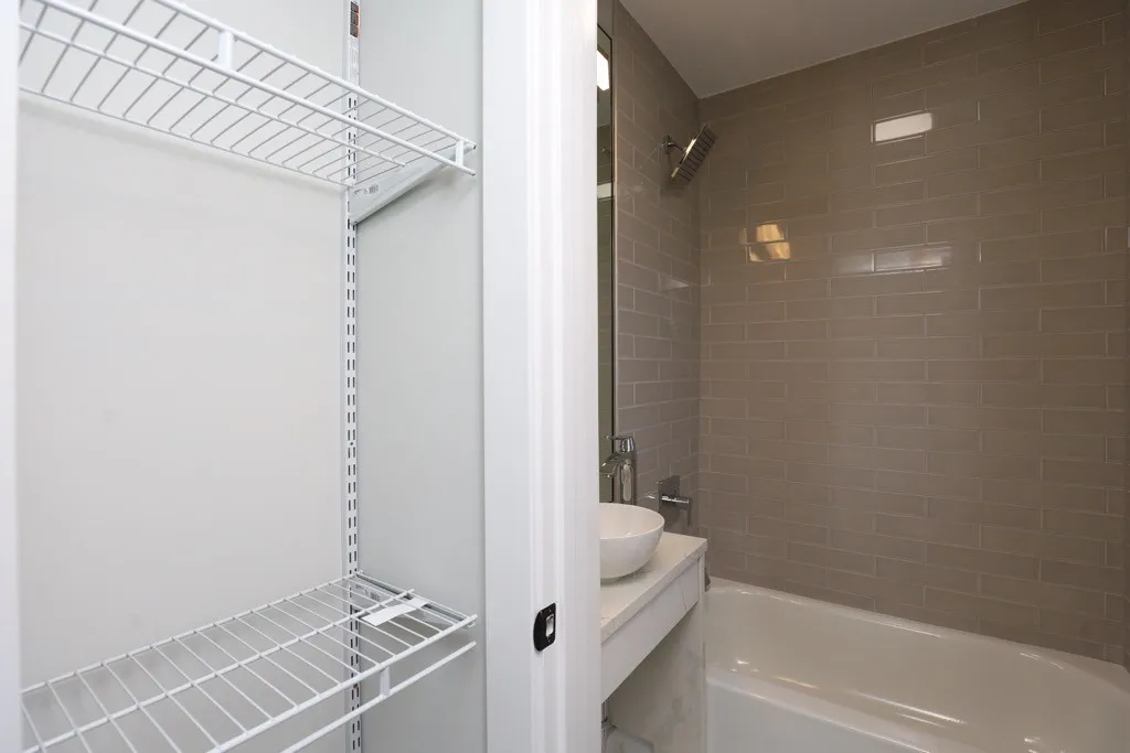 505 W Belmont Ave, ,  60657, USA 60657-unit#3K-Chicago-IL