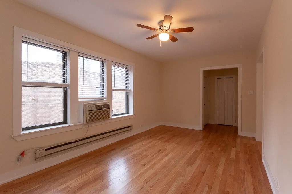 3722 N Pine Grove Ave, ,  60613, USA 60613-unit#3W-Chicago-IL