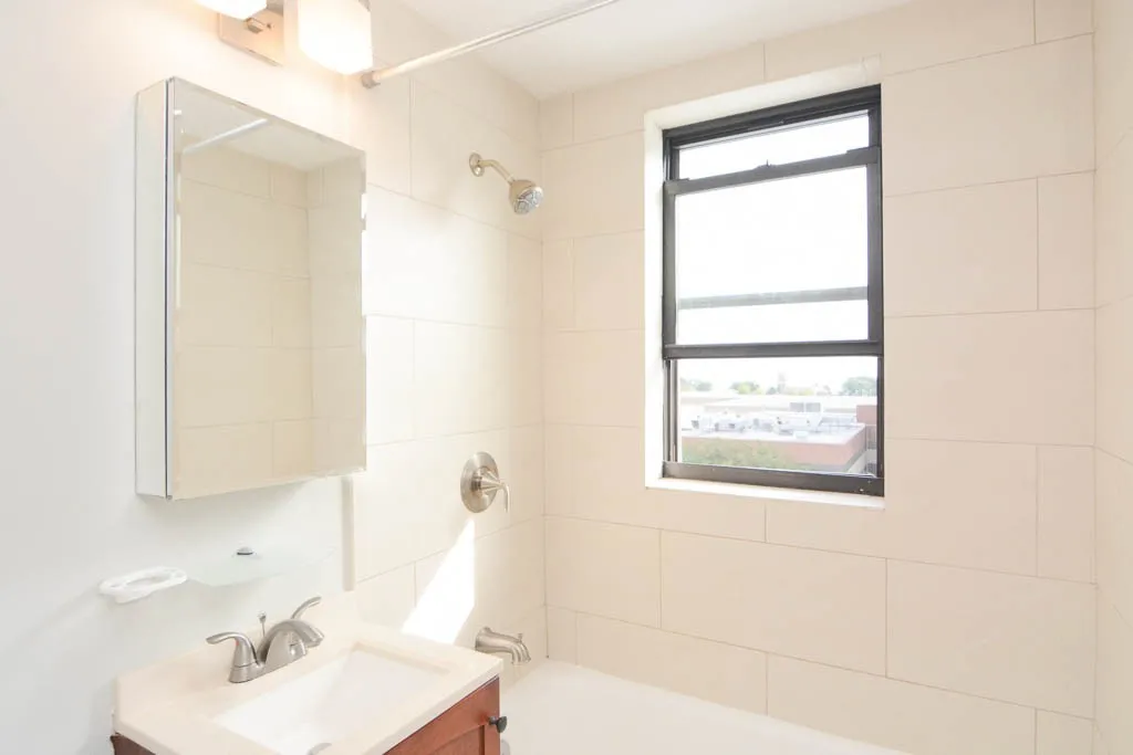 612 W Patterson Ave, ,  60613, USA 60613-unit#703-Chicago-IL