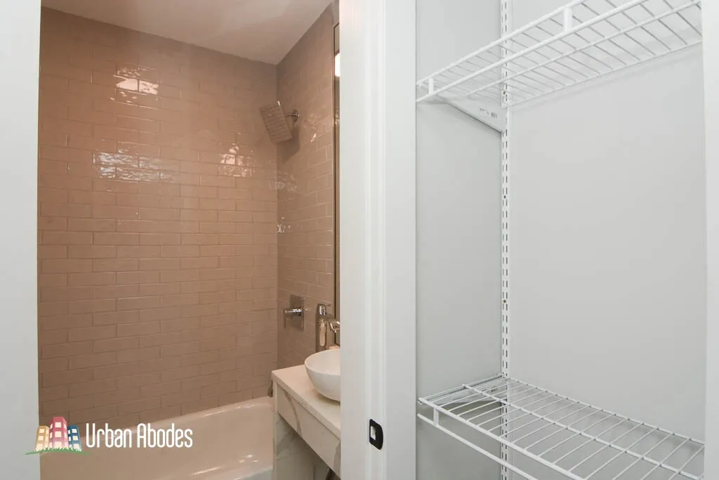 505 W Belmont Ave, ,  60657, USA 60657-unit#2F-Chicago-IL