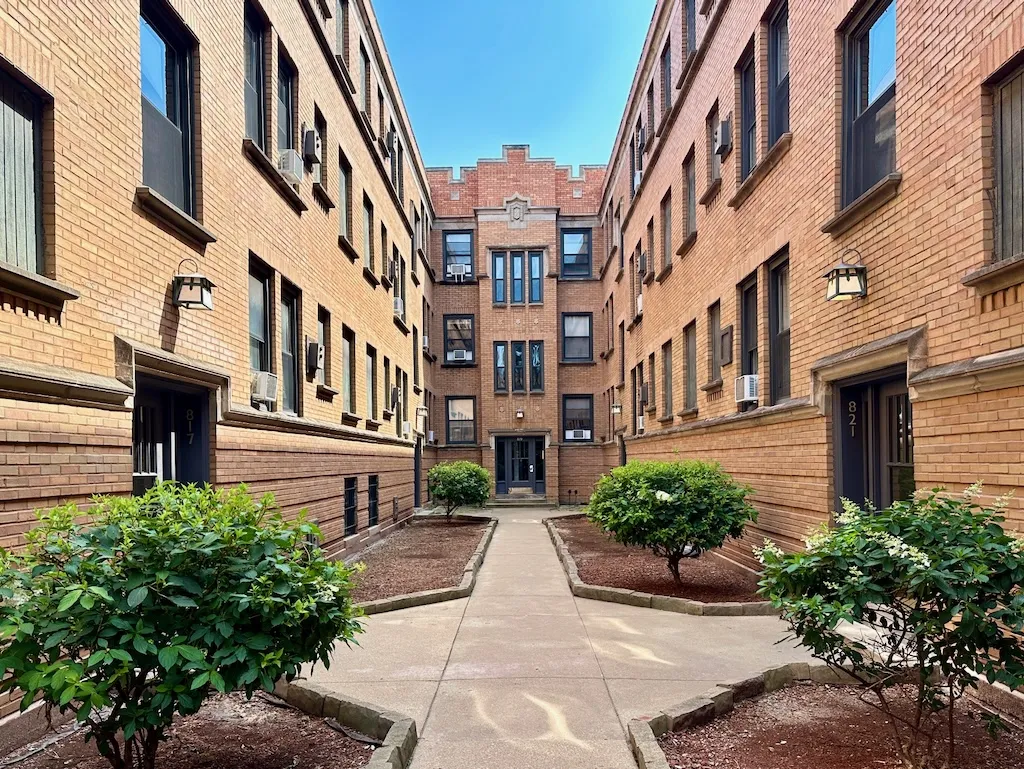 817 W Cornelia Ave, , 60657, USA 60657-unit#105-Chicago-IL