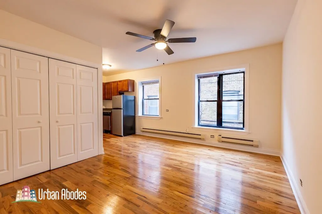 817 W Cornelia Ave, ,  60657, USA 60657-unit#202-Chicago-IL