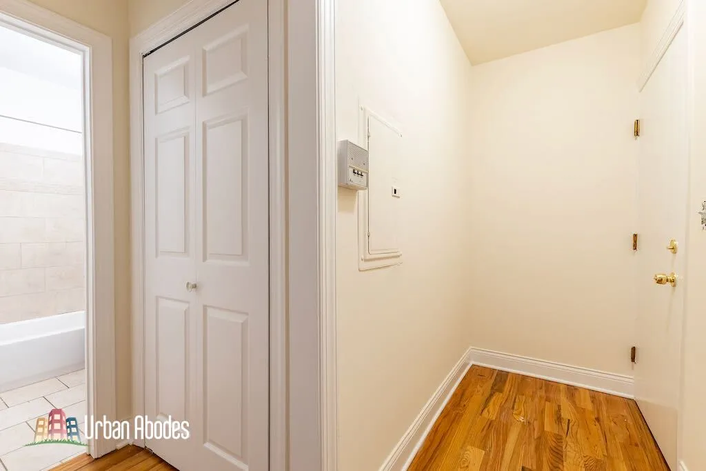 817 W Cornelia Ave, ,  60657, USA 60657-unit#202-Chicago-IL