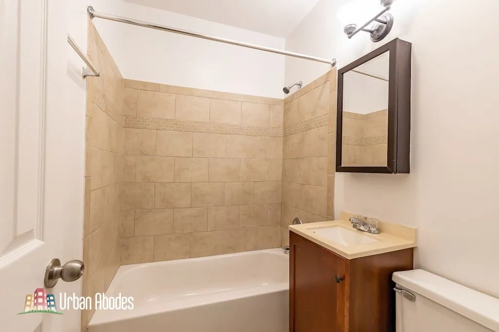 817 W Cornelia Ave, ,  60657, USA 60657-unit#202-Chicago-IL