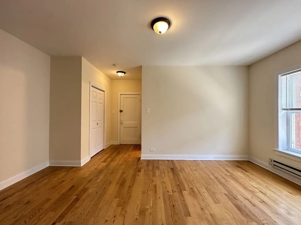 951 W Cornelia Ave, , 60657, USA 60657-unit#2A-Chicago-IL