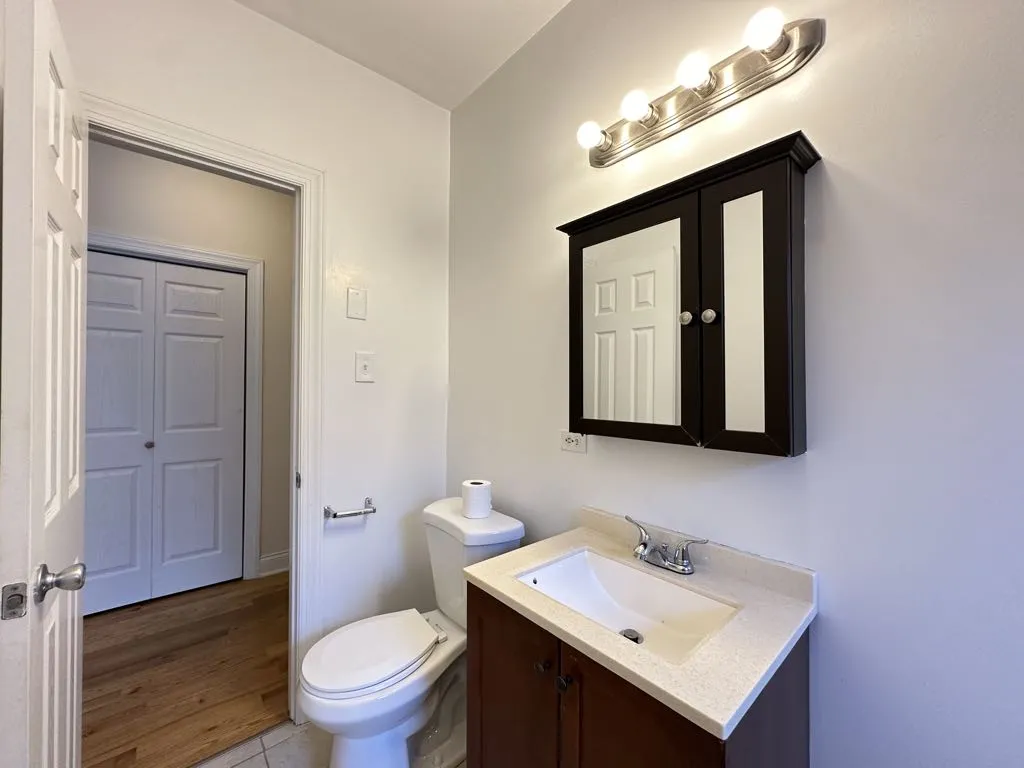 951 W Cornelia Ave, , 60657, USA 60657-unit#2A-Chicago-IL