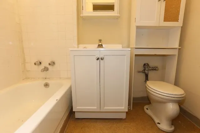721 W Barry Ave, ,  60657, USA 60657-unit#2B-Chicago-IL