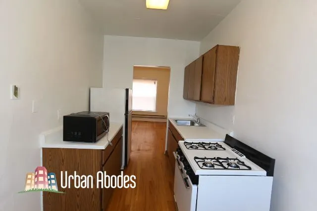 831 W Waveland Ave, ,  60613, USA 60613-unit#2S-Chicago-IL