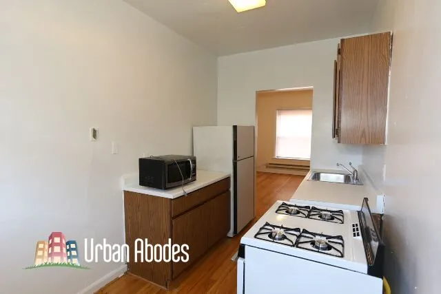 831 W Waveland Ave, ,  60613, USA 60613-unit#2S-Chicago-IL