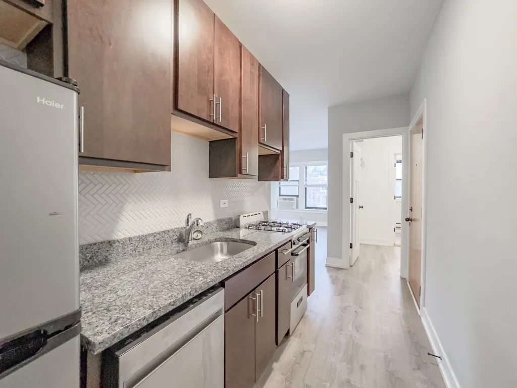 701 W Brompton Ave, , 60657, USA 60657-unit#05-Chicago-IL