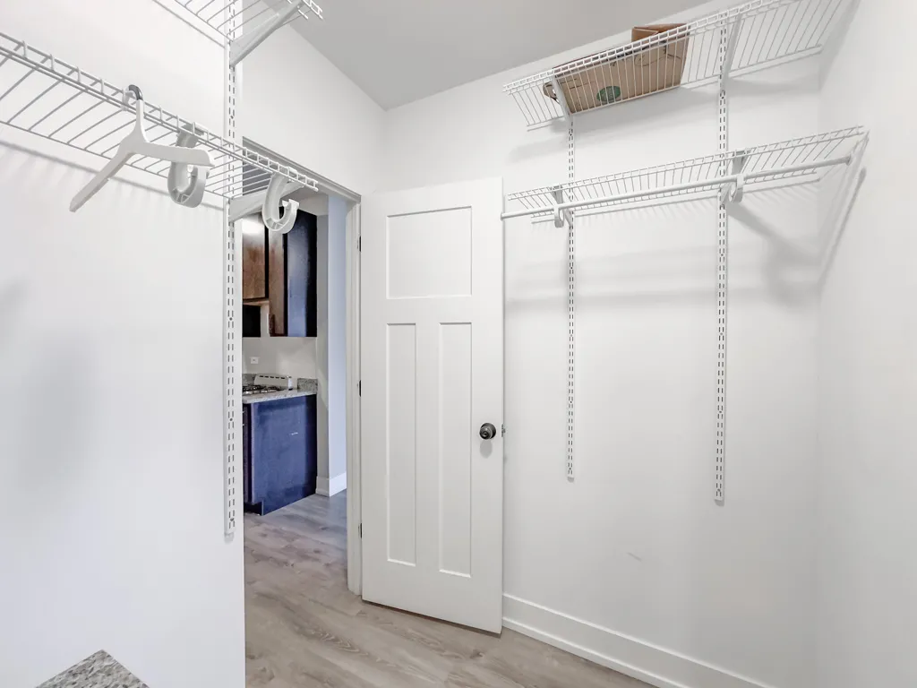 701 W Brompton Ave, , 60657, USA 60657-unit#05-Chicago-IL