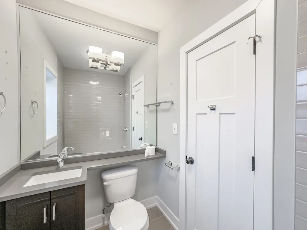 701 W Brompton Ave, , 60657, USA 60657-unit#05-Chicago-IL