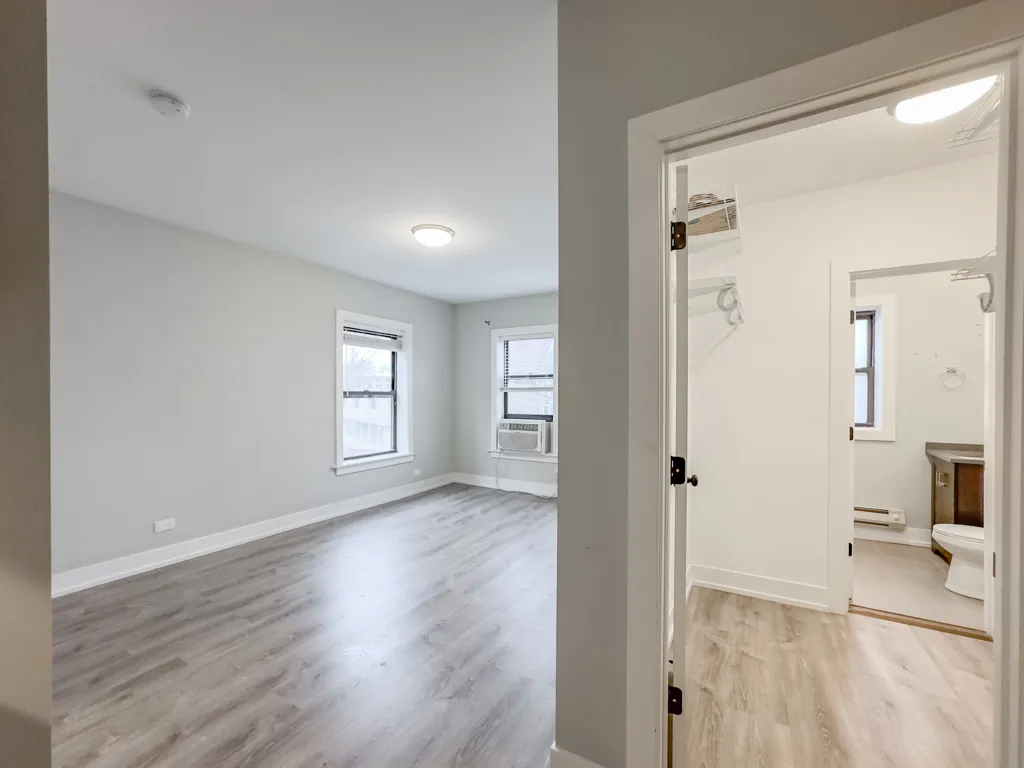 701 W Brompton Ave, , 60657, USA 60657-unit#05-Chicago-IL