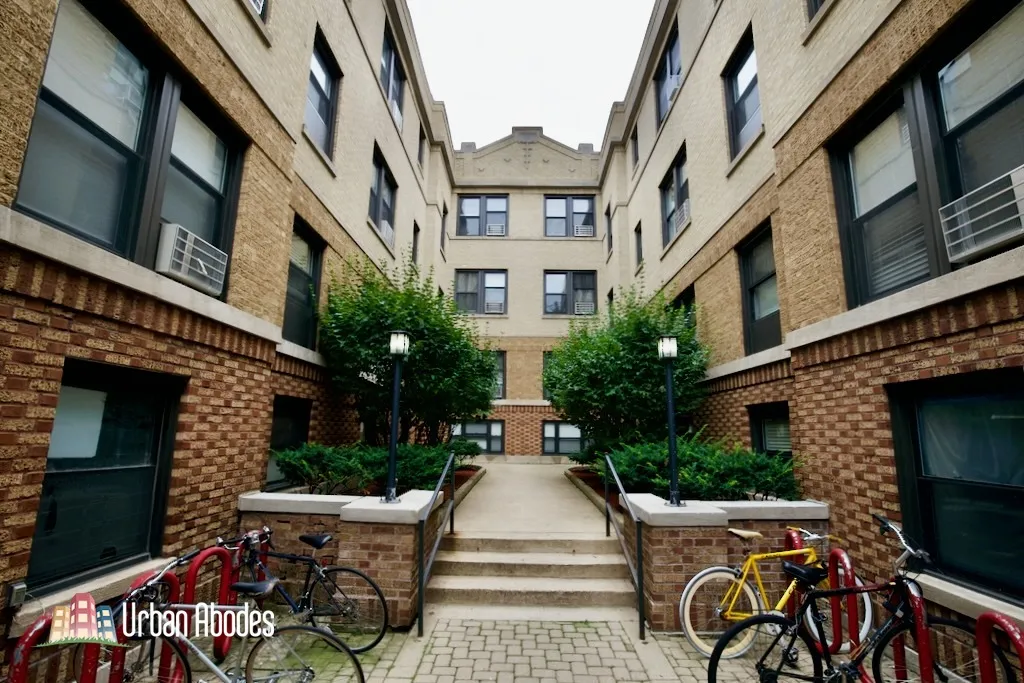 711 W Brompton Ave, , 60657, USA 60657-unit#49-Chicago-IL