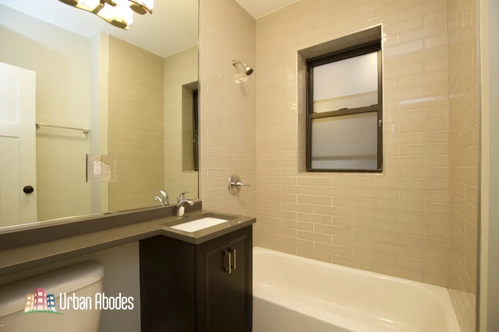 711 W Brompton Ave, ,  60657, USA 60657-unit#49-Chicago-IL