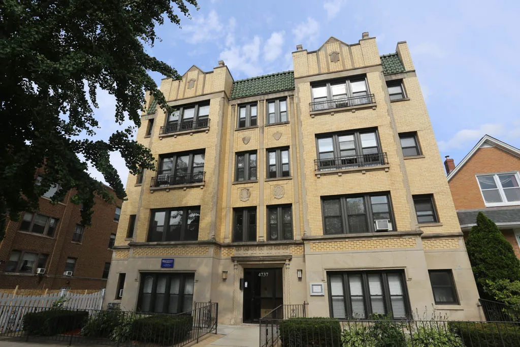 -unit#302-Chicago-IL