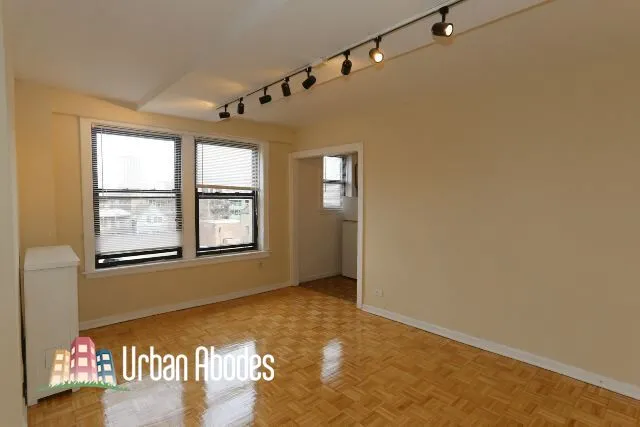 739 W Belmont Ave, , 60657, USA 60657-unit#402-Chicago-IL