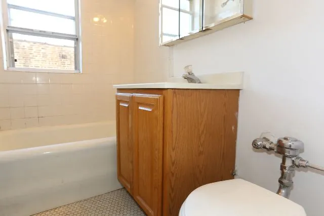 711 W Belmont Ave, , 60657, USA 60657-unit#409-Chicago-IL