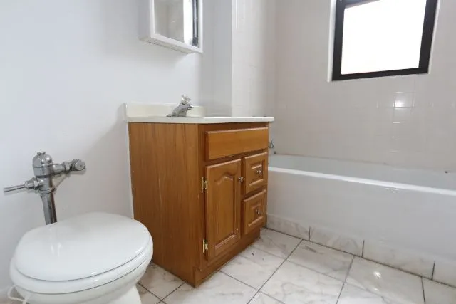 W Barry Ave, ,  60657, USA 60657-unit#3A-Chicago-IL